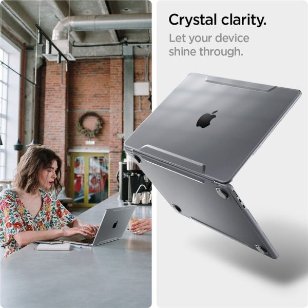 Spigen Thin Fit Crystal Clear-Macbook Air 15" M3/M2 (ACS06957) - Image 3