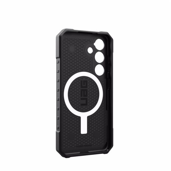 UAG Pathfinder with Magnet Black-Samsung Galaxy S24 (214421114040) - Image 4