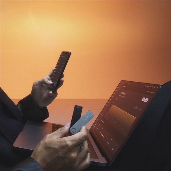 Ledger Nano X Cosmic Purple Crypto Hardware Wallet (LEDGERNANOXPT) - Image 10