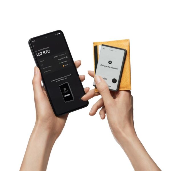 Ledger Stax Crypto Hardware Wallet with Recovery Key (LEDGERSTAX-RK) - Image 5