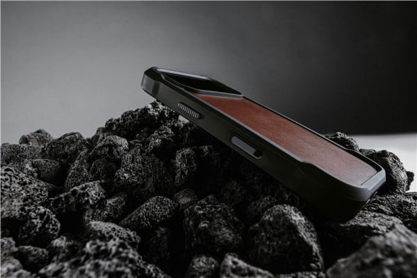 Nomad Rugged Leather Case rustic brown (Horween)-Apple iPhone 17 Pro Max (NM011796858) - Image 5