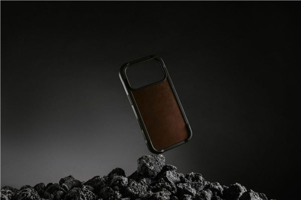 Nomad Rugged Leather Case rustic brown (Horween)-Apple iPhone 17 Pro Max (NM011796858) - Image 9