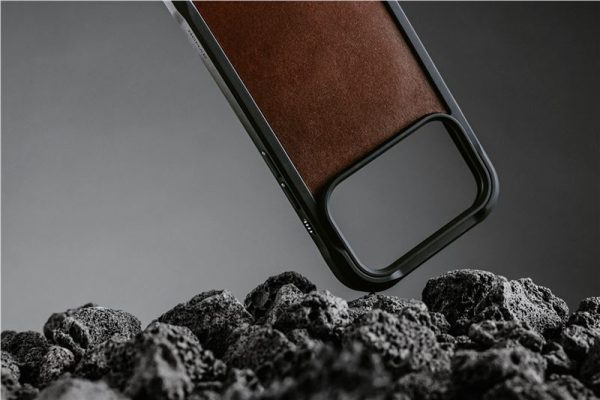 Nomad Rugged Leather Case rustic brown (Horween)-Apple iPhone 17 Pro Max (NM011796858) - Image 14