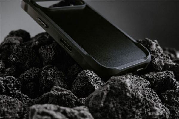 Nomad Rugged Leather Case black (Horween)-Apple iPhone 17 Pro (NM011802858) - Image 12