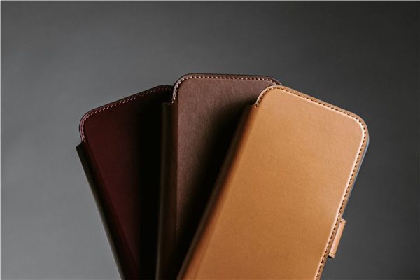 Nomad Modern Leather Folio burgundy (Horween)-Apple iPhone 17 Pro Max (NM011826858) - Image 7