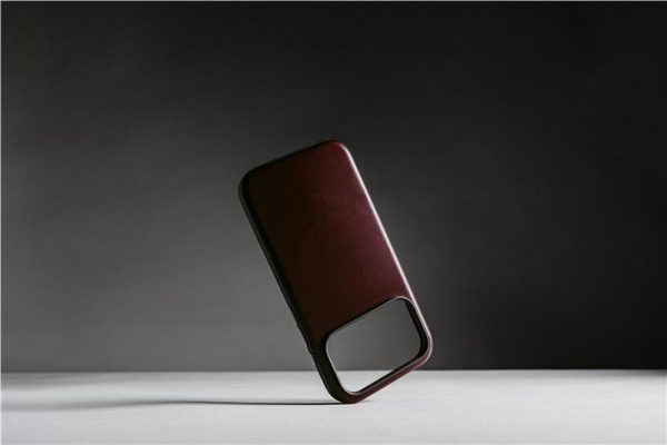 burgundy (Horween) - iPhone 17 Pro