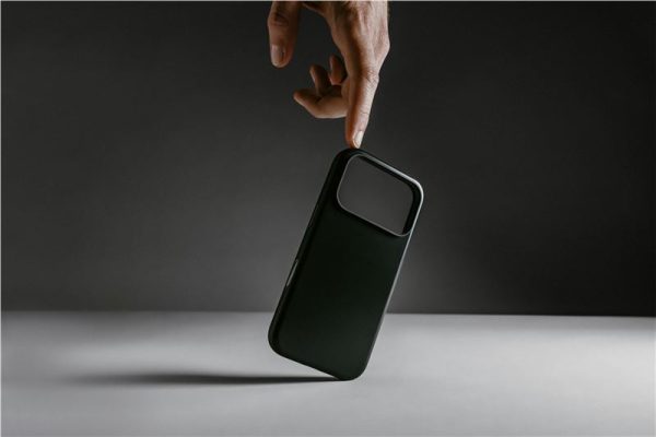 Nomad Modern Case vulcan black-Apple iPhone 17 Pro Max (NM011987858) - Image 14