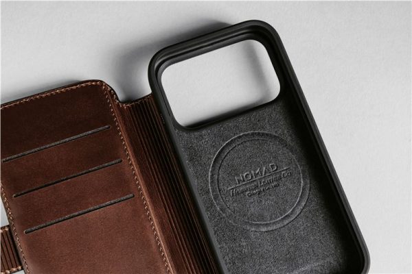 rustic brown (Horween) - iPhone 17 Pro Max