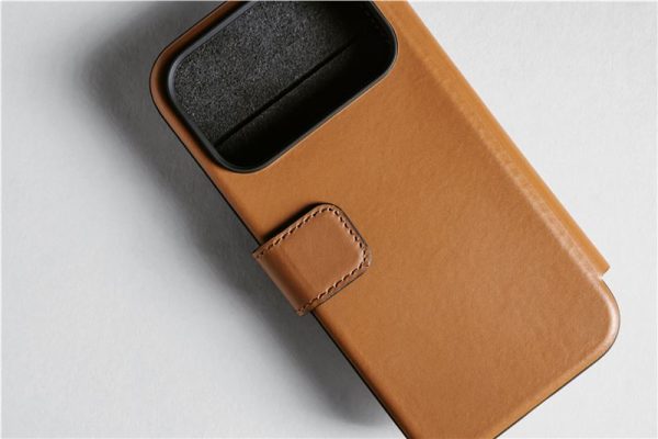 Nomad Modern Leather Folio english tan-Apple iPhone 17 Pro Max (NM014124858) - Image 3