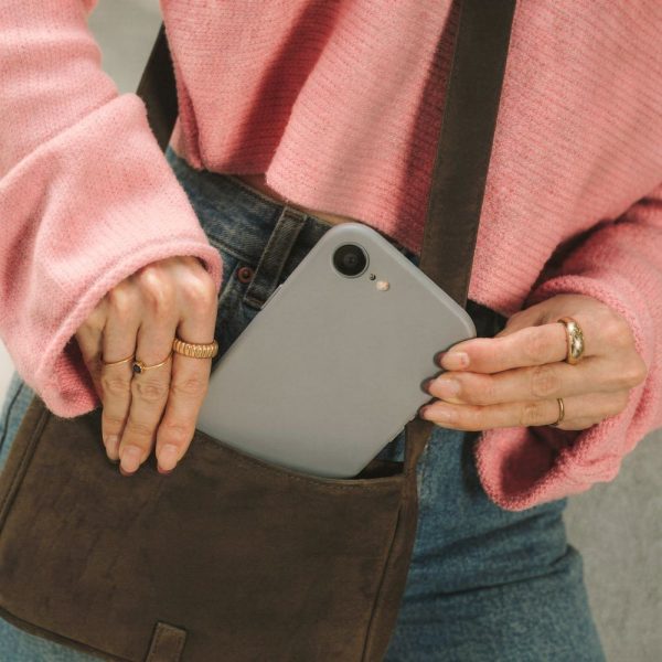 TECH-PROTECT SILICONE MAGSAFE IPHONE 16E / 17E STONE GREY - Image 4