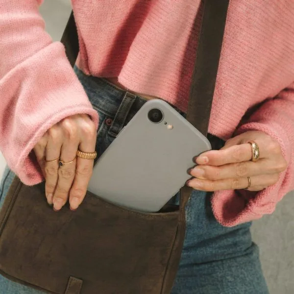 Θήκη iPhone 16e / 17e Tech-Protect Silicone MagSafe Stone Grey - Image 4
