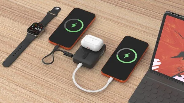 Mobile Origin 10000 mAh Qi2 TFT Display Semi-solid PowerBank PB19 - USB-C Cable Black