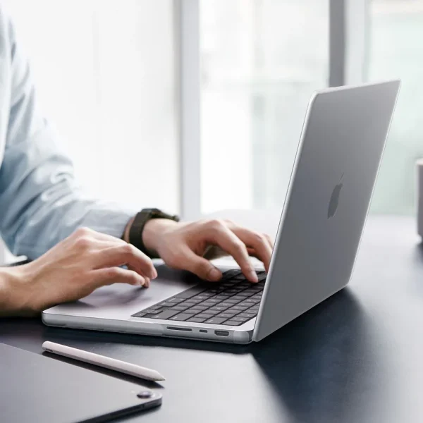 Θήκη MacBook Pro 14 2021-2026 Spigen AirSkin Frost Clear (ACS11528) - Image 8